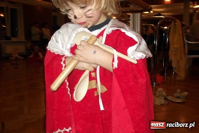 Zdjęcie w galerii na portalu naszraciborz.pl: Wesoło i smacznie, z narodzinami w tle wiadomości z regionu