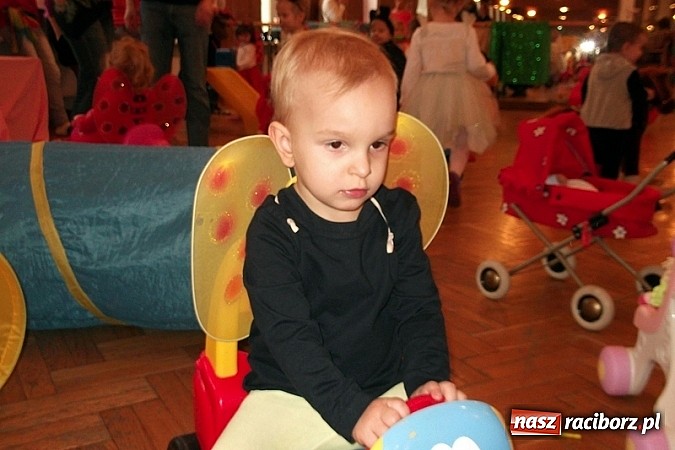 Zdjęcie w galerii na portalu naszraciborz.pl: Wesoło i smacznie, z narodzinami w tle wiadomości z regionu