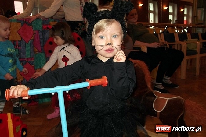 Zdjęcie w galerii na portalu naszraciborz.pl: Wesoło i smacznie, z narodzinami w tle wiadomości z regionu