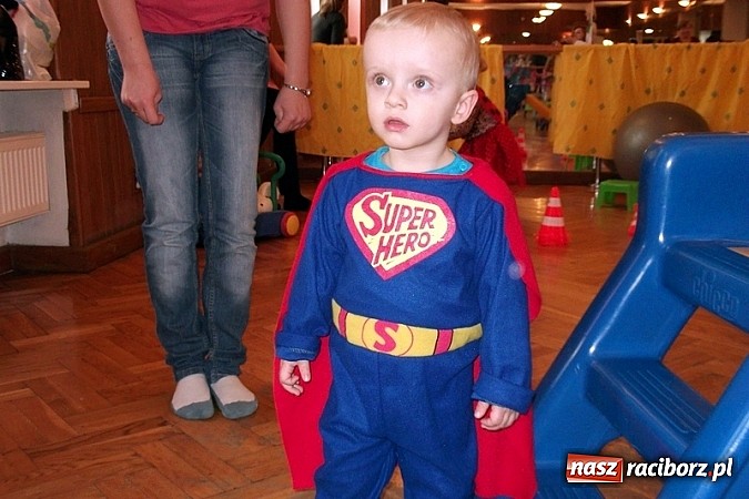 Zdjęcie w galerii na portalu naszraciborz.pl: Wesoło i smacznie, z narodzinami w tle wiadomości z regionu