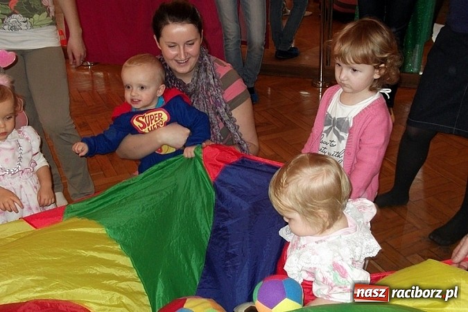 Zdjęcie w galerii na portalu naszraciborz.pl: Wesoło i smacznie, z narodzinami w tle wiadomości z regionu