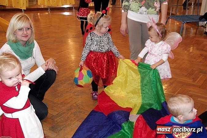 Zdjęcie w galerii na portalu naszraciborz.pl: Wesoło i smacznie, z narodzinami w tle wiadomości z regionu