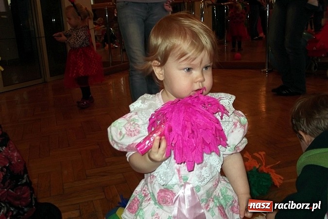 Zdjęcie w galerii na portalu naszraciborz.pl: Wesoło i smacznie, z narodzinami w tle wiadomości z regionu