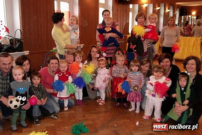 Zdjęcie w galerii na portalu naszraciborz.pl: Wesoło i smacznie, z narodzinami w tle wiadomości z regionu