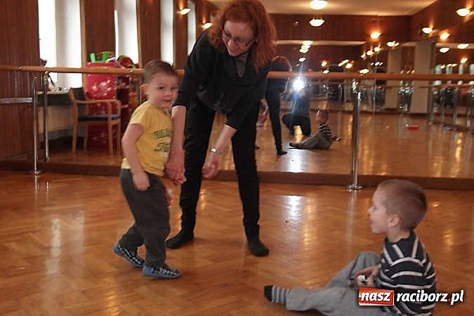 Zdjęcie w galerii na portalu naszraciborz.pl: Wesoło i smacznie, z narodzinami w tle wiadomości z regionu