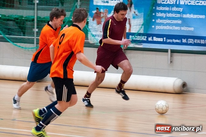 Zdjęcie w galerii na portalu naszraciborz.pl: Bad Boys gromią, Pietrowice gaszą Płomień wiadomości z regionu