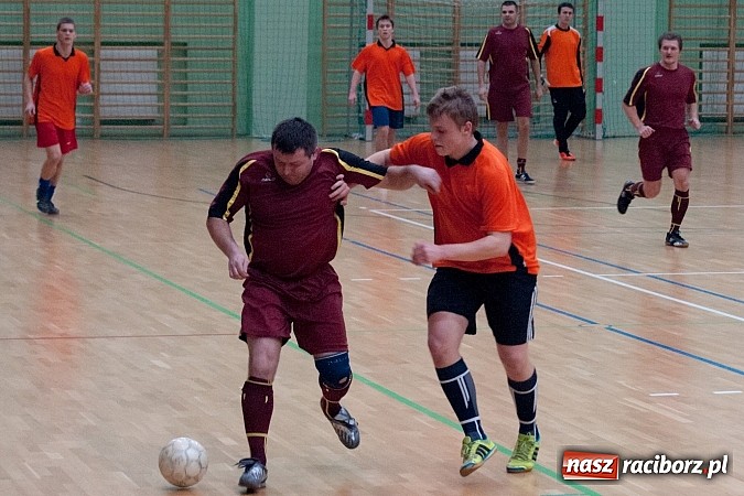 Zdjęcie w galerii na portalu naszraciborz.pl: Bad Boys gromią, Pietrowice gaszą Płomień wiadomości z regionu