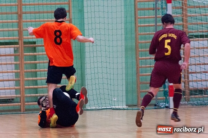 Zdjęcie w galerii na portalu naszraciborz.pl: Bad Boys gromią, Pietrowice gaszą Płomień wiadomości z regionu