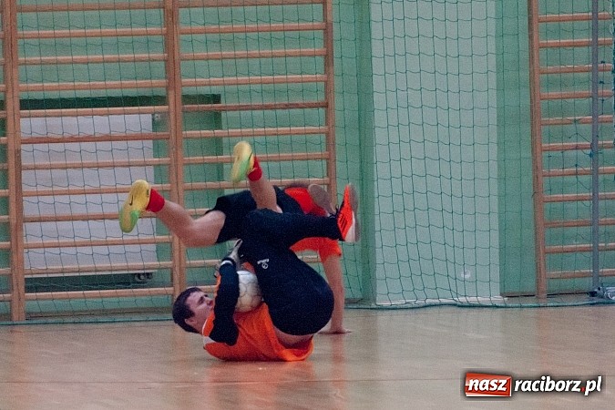 Zdjęcie w galerii na portalu naszraciborz.pl: Bad Boys gromią, Pietrowice gaszą Płomień wiadomości z regionu