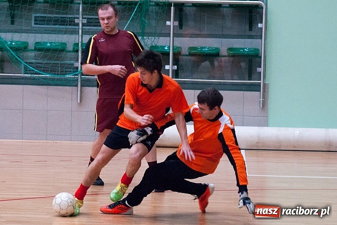 Zdjęcie w galerii na portalu naszraciborz.pl: Bad Boys gromią, Pietrowice gaszą Płomień wiadomości z regionu