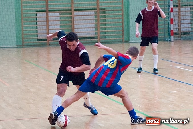 Zdjęcie w galerii na portalu naszraciborz.pl: Bad Boys gromią, Pietrowice gaszą Płomień wiadomości z regionu