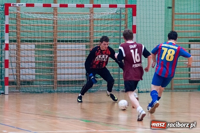 Zdjęcie w galerii na portalu naszraciborz.pl: Bad Boys gromią, Pietrowice gaszą Płomień wiadomości z regionu