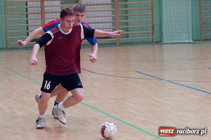 Zdjęcie w galerii na portalu naszraciborz.pl: Bad Boys gromią, Pietrowice gaszą Płomień wiadomości z regionu