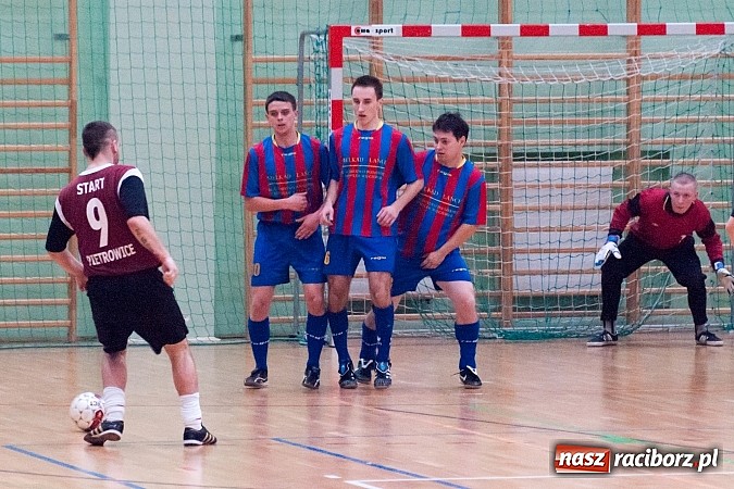 Zdjęcie w galerii na portalu naszraciborz.pl: Bad Boys gromią, Pietrowice gaszą Płomień wiadomości z regionu