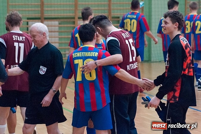 Zdjęcie w galerii na portalu naszraciborz.pl: Bad Boys gromią, Pietrowice gaszą Płomień wiadomości z regionu