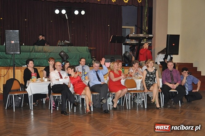 Zdjęcie w galerii na portalu naszraciborz.pl: Ostatki w Krzanowicach tradycyjnie z pogrzebaniem basa wiadomości z regionu