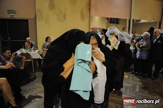 Zdjęcie w galerii na portalu naszraciborz.pl: Ostatki w Krzanowicach tradycyjnie z pogrzebaniem basa wiadomości z regionu