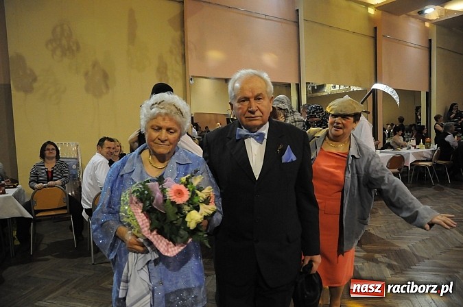 Zdjęcie w galerii na portalu naszraciborz.pl: Ostatki w Krzanowicach tradycyjnie z pogrzebaniem basa wiadomości z regionu