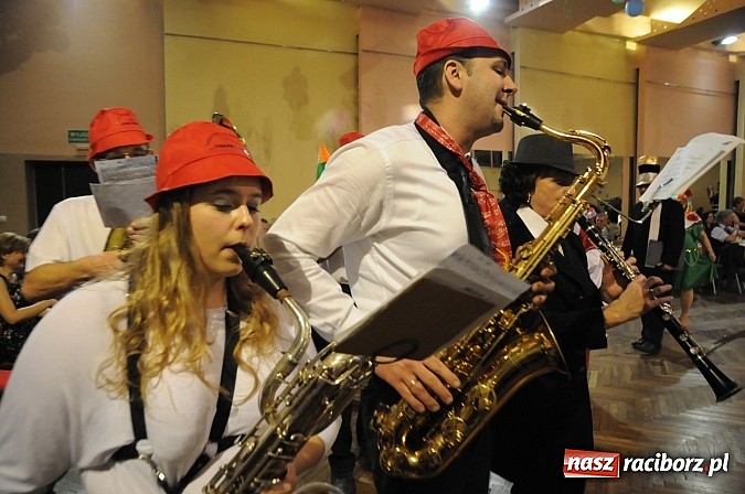 Zdjęcie w galerii na portalu naszraciborz.pl: Ostatki w Krzanowicach tradycyjnie z pogrzebaniem basa wiadomości z regionu