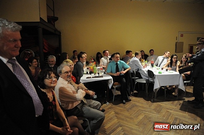 Zdjęcie w galerii na portalu naszraciborz.pl: Ostatki w Krzanowicach tradycyjnie z pogrzebaniem basa wiadomości z regionu