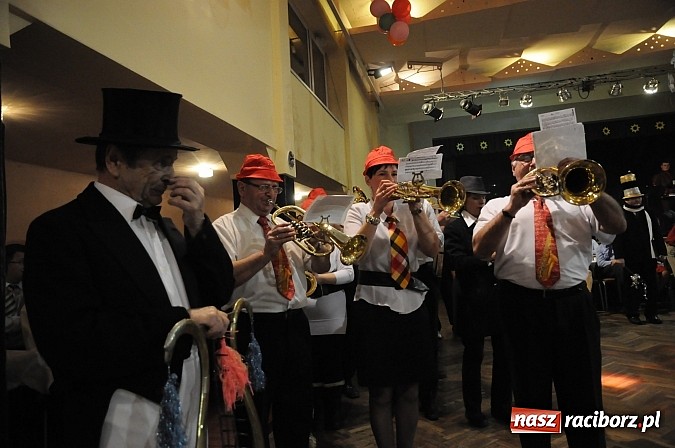 Zdjęcie w galerii na portalu naszraciborz.pl: Ostatki w Krzanowicach tradycyjnie z pogrzebaniem basa wiadomości z regionu
