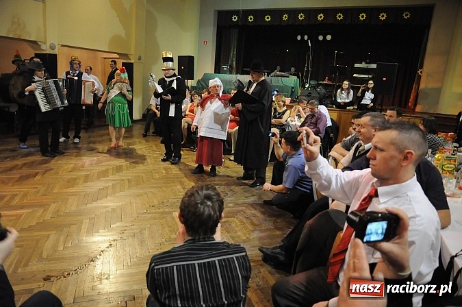 Zdjęcie w galerii na portalu naszraciborz.pl: Ostatki w Krzanowicach tradycyjnie z pogrzebaniem basa wiadomości z regionu