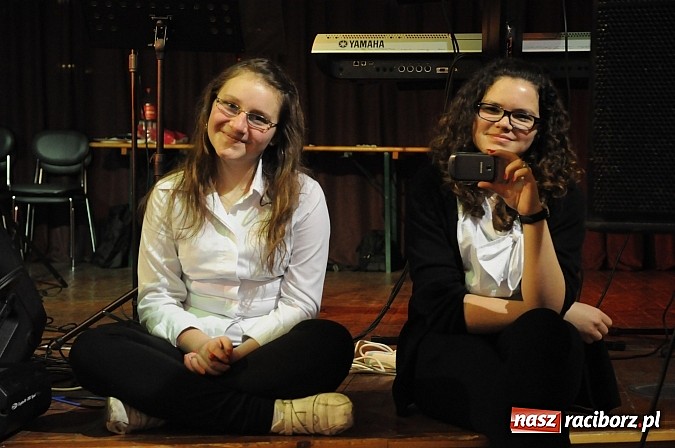 Zdjęcie w galerii na portalu naszraciborz.pl: Ostatki w Krzanowicach tradycyjnie z pogrzebaniem basa wiadomości z regionu