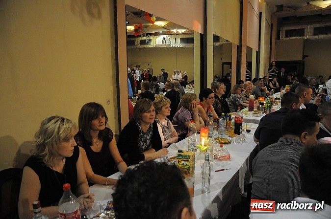 Zdjęcie w galerii na portalu naszraciborz.pl: Ostatki w Krzanowicach tradycyjnie z pogrzebaniem basa wiadomości z regionu