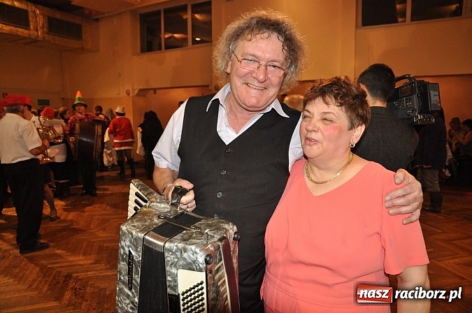 Zdjęcie w galerii na portalu naszraciborz.pl: Ostatki w Krzanowicach tradycyjnie z pogrzebaniem basa wiadomości z regionu