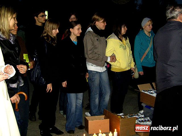 Zdjęcie w galerii na portalu naszraciborz.pl: Koncert papieski na pl. Długosza wiadomości z regionu