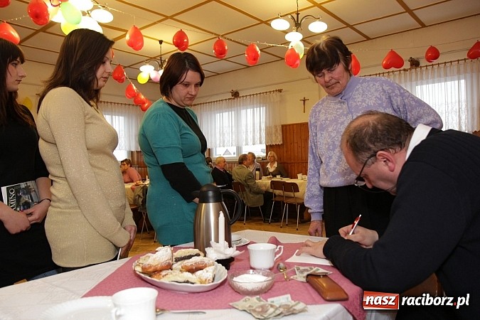 Zdjęcie w galerii na portalu naszraciborz.pl: Ks. Piotr Bekierz: Zakochałem się w Camino wiadomości z regionu