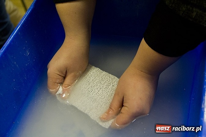 Zdjęcie w galerii na portalu naszraciborz.pl: W Kasprowiczu powstają maski weneckie wiadomości z regionu