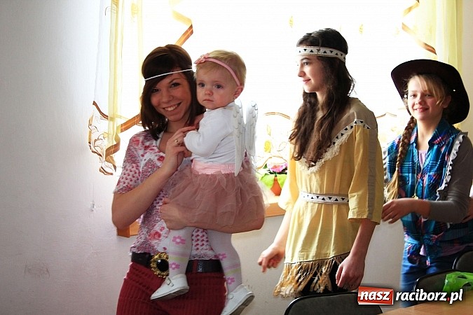 Zdjęcie w galerii na portalu naszraciborz.pl: Wielki bal przebierańców w pensjonacie Moravia wiadomości z regionu