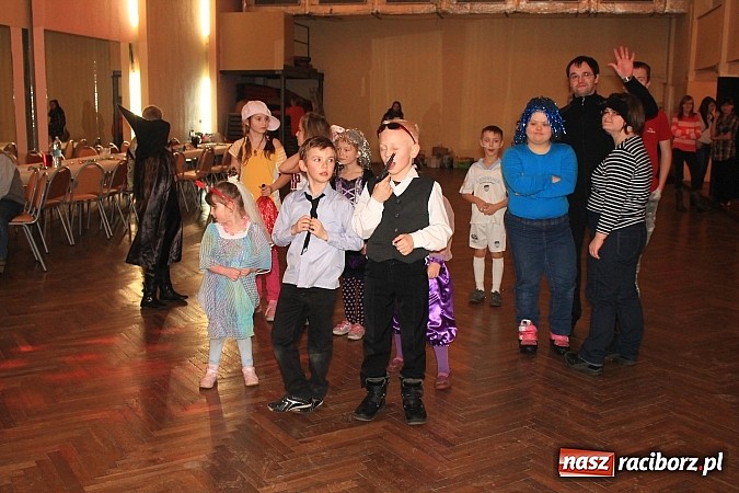 Zdjęcie w galerii na portalu naszraciborz.pl: Integracyjnie i karnawałowo w DK Krzanowice wiadomości z regionu