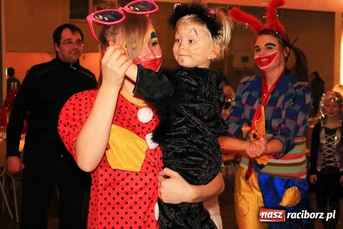 Zdjęcie w galerii na portalu naszraciborz.pl: Integracyjnie i karnawałowo w DK Krzanowice wiadomości z regionu