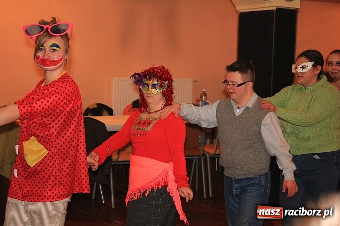 Zdjęcie w galerii na portalu naszraciborz.pl: Integracyjnie i karnawałowo w DK Krzanowice wiadomości z regionu