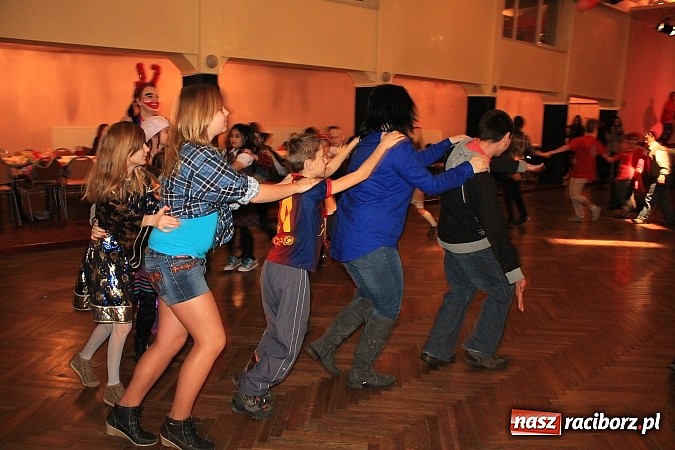 Zdjęcie w galerii na portalu naszraciborz.pl: Integracyjnie i karnawałowo w DK Krzanowice wiadomości z regionu