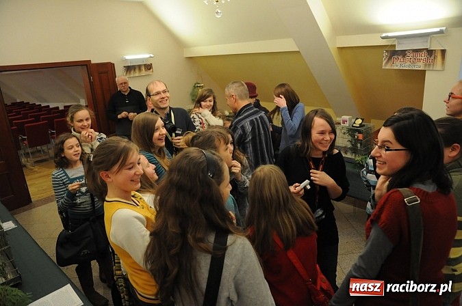 Zdjęcie w galerii na portalu naszraciborz.pl: Ferie na zamku. W pierwszym dniu tłumy. W piątek spotkanie z Japonią i Crazy Clubem wiadomości z regionu