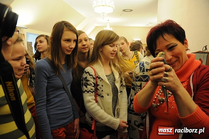 Zdjęcie w galerii na portalu naszraciborz.pl: Ferie na zamku. W pierwszym dniu tłumy. W piątek spotkanie z Japonią i Crazy Clubem wiadomości z regionu