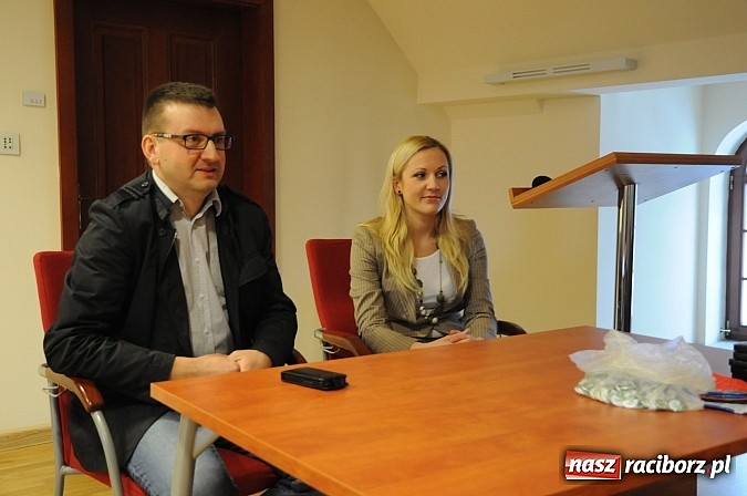 Zdjęcie w galerii na portalu naszraciborz.pl: Ferie na zamku. W pierwszym dniu tłumy. W piątek spotkanie z Japonią i Crazy Clubem wiadomości z regionu