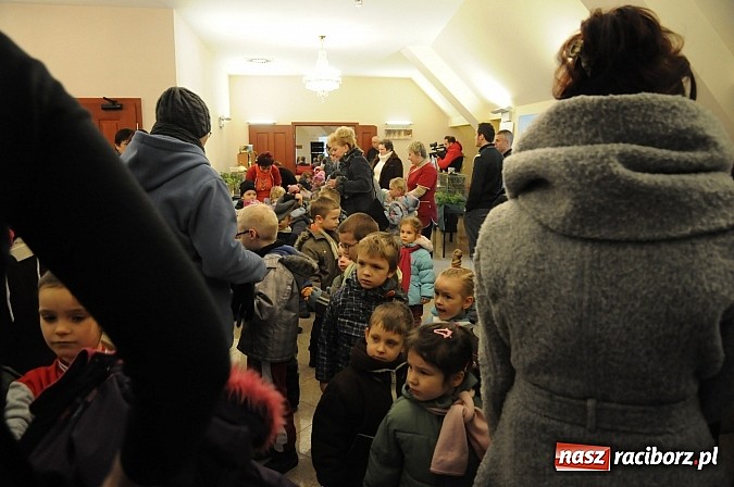 Zdjęcie w galerii na portalu naszraciborz.pl: Ferie na zamku. W pierwszym dniu tłumy. W piątek spotkanie z Japonią i Crazy Clubem wiadomości z regionu