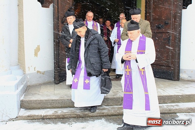 Zdjęcie w galerii na portalu naszraciborz.pl: Ostatnie pożegnanie księdza Ernesta Matei wiadomości z regionu