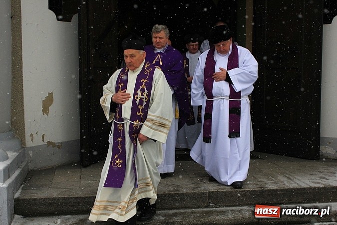 Zdjęcie w galerii na portalu naszraciborz.pl: Ostatnie pożegnanie księdza Ernesta Matei wiadomości z regionu