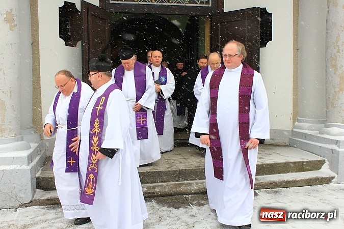 Zdjęcie w galerii na portalu naszraciborz.pl: Ostatnie pożegnanie księdza Ernesta Matei wiadomości z regionu