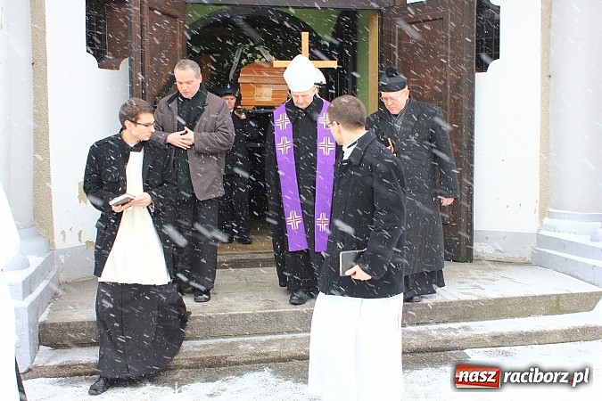 Zdjęcie w galerii na portalu naszraciborz.pl: Ostatnie pożegnanie księdza Ernesta Matei wiadomości z regionu