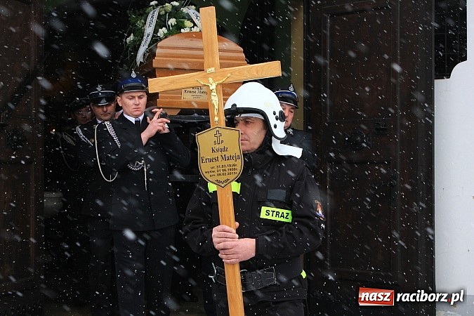 Zdjęcie w galerii na portalu naszraciborz.pl: Ostatnie pożegnanie księdza Ernesta Matei wiadomości z regionu
