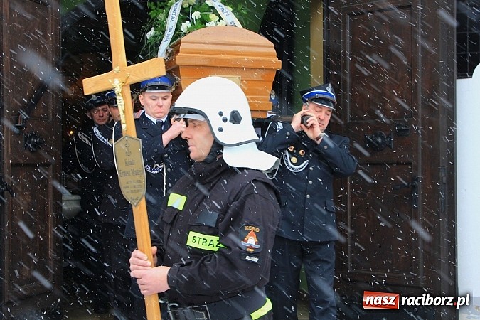 Zdjęcie w galerii na portalu naszraciborz.pl: Ostatnie pożegnanie księdza Ernesta Matei wiadomości z regionu