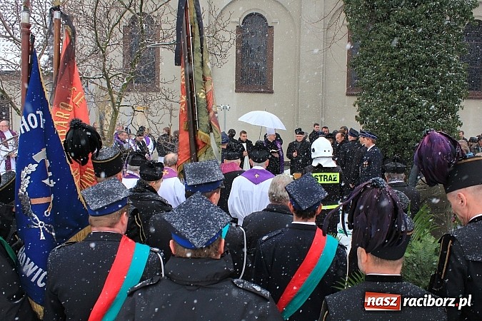Zdjęcie w galerii na portalu naszraciborz.pl: Ostatnie pożegnanie księdza Ernesta Matei wiadomości z regionu