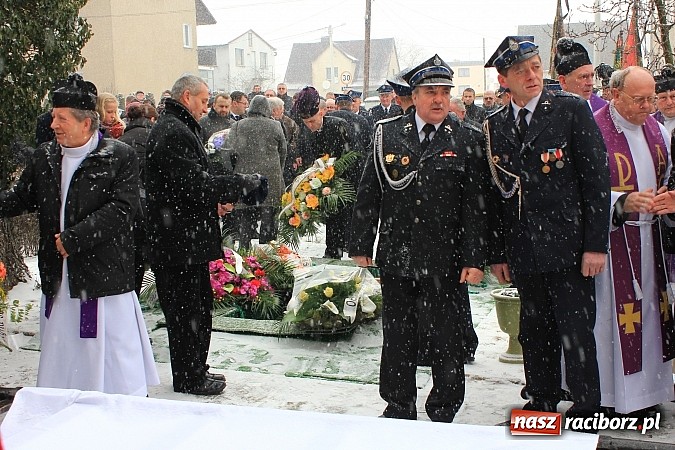 Zdjęcie w galerii na portalu naszraciborz.pl: Ostatnie pożegnanie księdza Ernesta Matei wiadomości z regionu