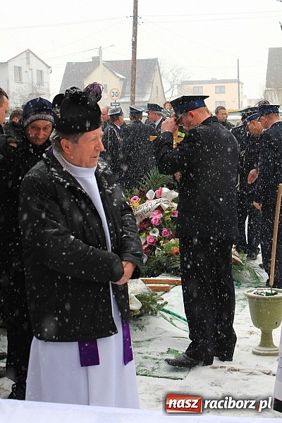 Zdjęcie w galerii na portalu naszraciborz.pl: Ostatnie pożegnanie księdza Ernesta Matei wiadomości z regionu